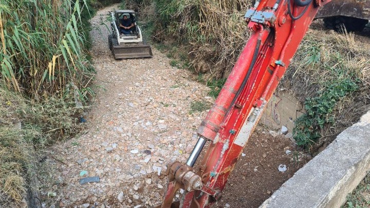 Attica regional authority enhances cleansing works in the streams of Attica